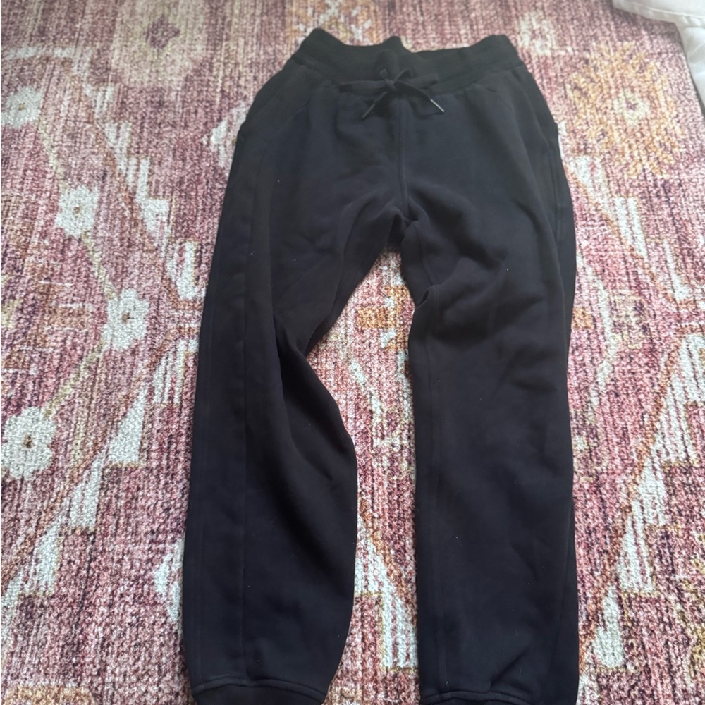 Black Lululemon scuba sweatpants size 4